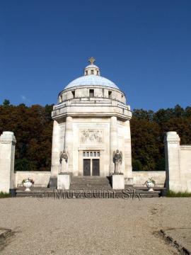 Mauzóleum Andrássyovcov, Krásnohorské Podhradie